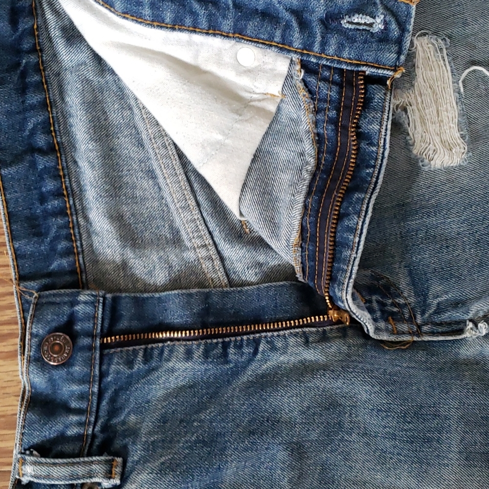 1970s Levi Distressed Cut Offs Shorts 34" Waist true vintage - Picture 4 of 8